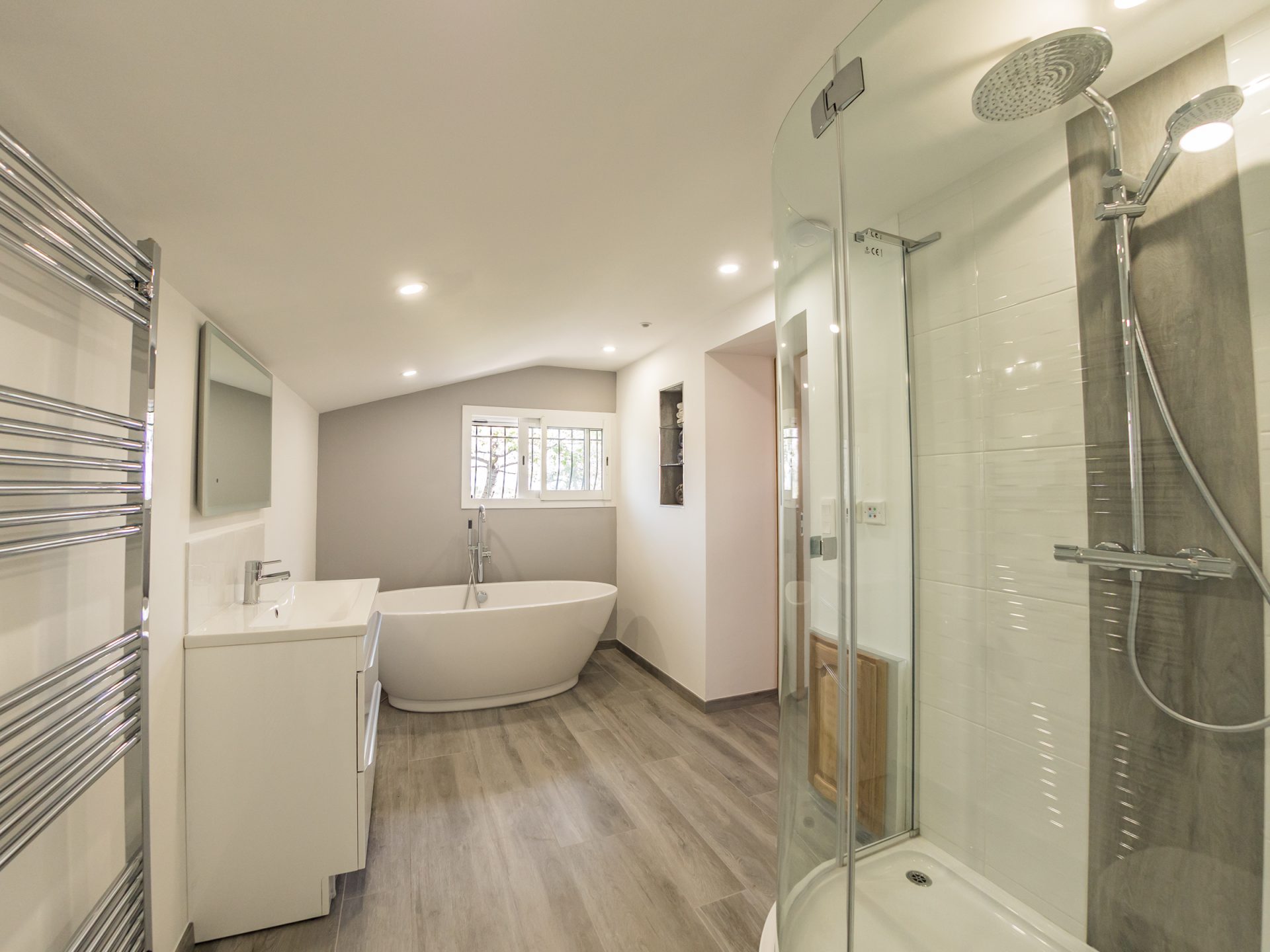 Villa Vert Bocage main bathroom 3